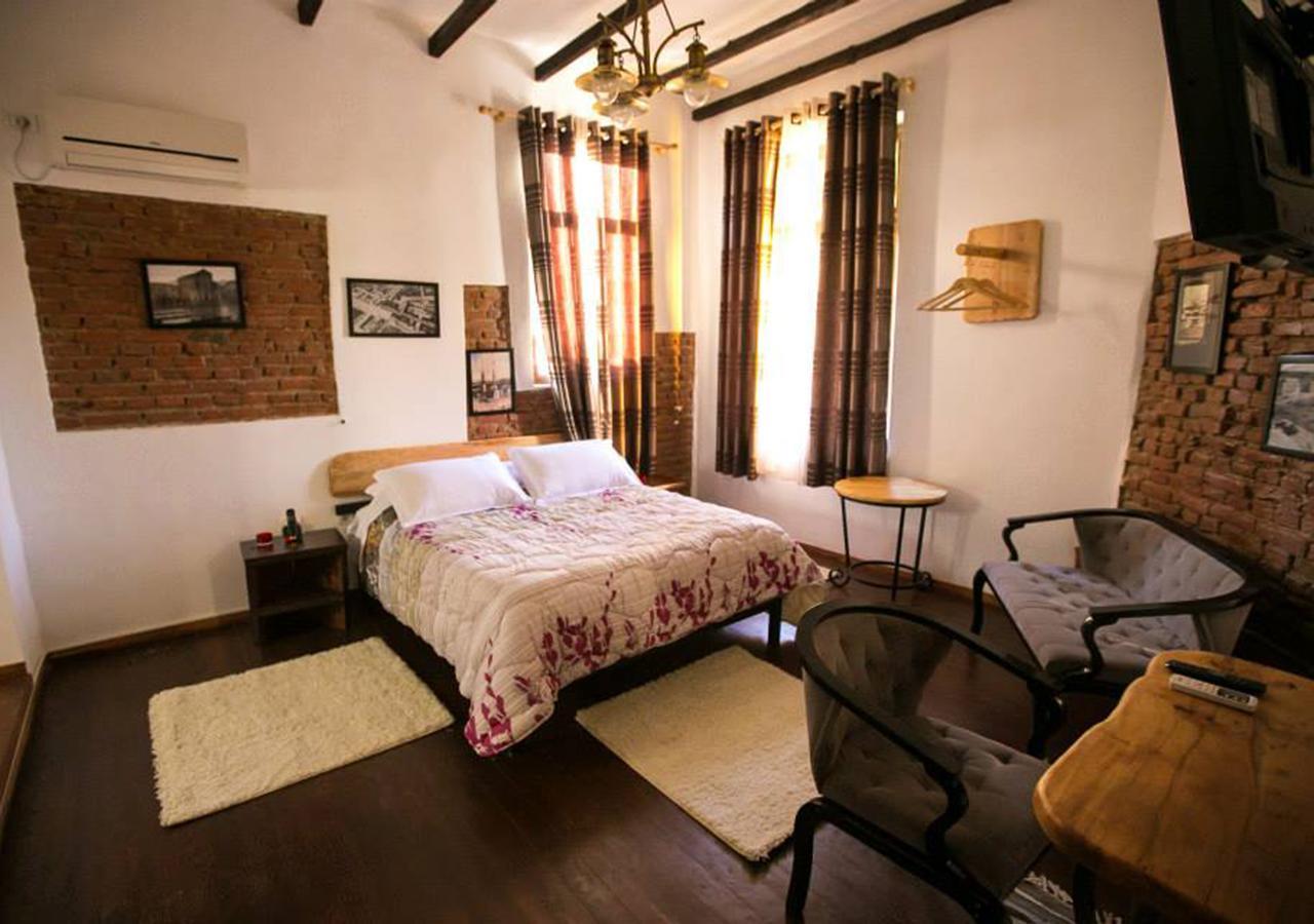 Hotel Vila 1928 ティラナ エクステリア 写真